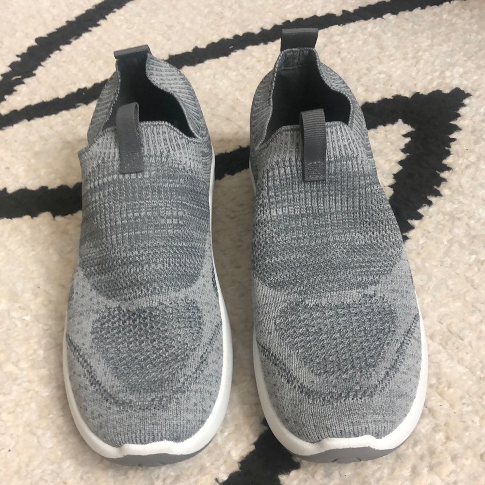 Tommy Bahama Stretch Walking Shoes Gray Grey 7.5